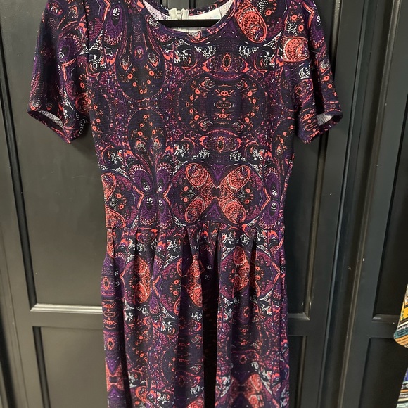 Lularoe bundle. Includes 3 Amelia's, 1 Randy, 1 Julia, 1 Carlie, and 1 Sarah - Picture 4 of 8